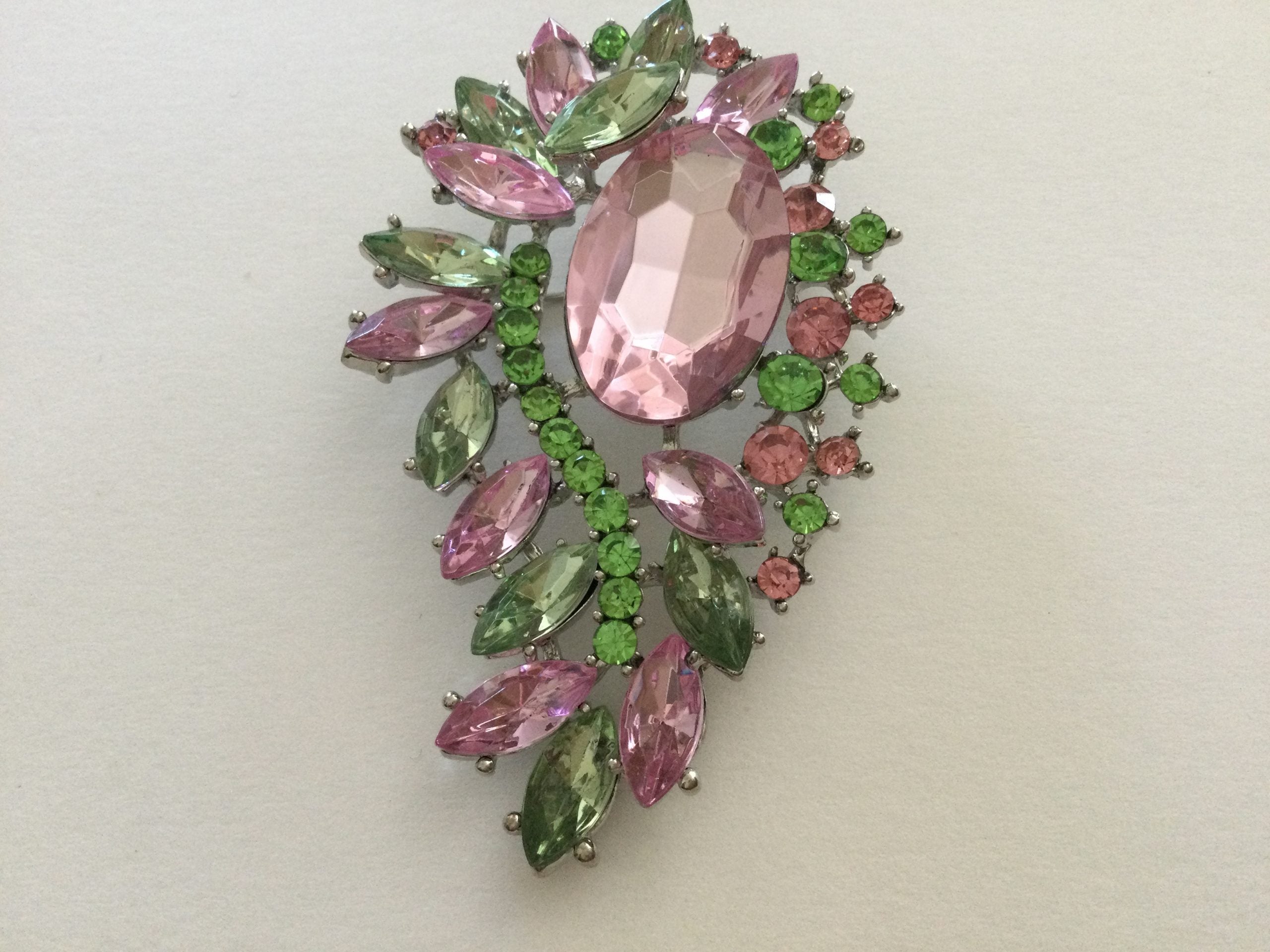 Crystal Brooch (leaf-shaped)