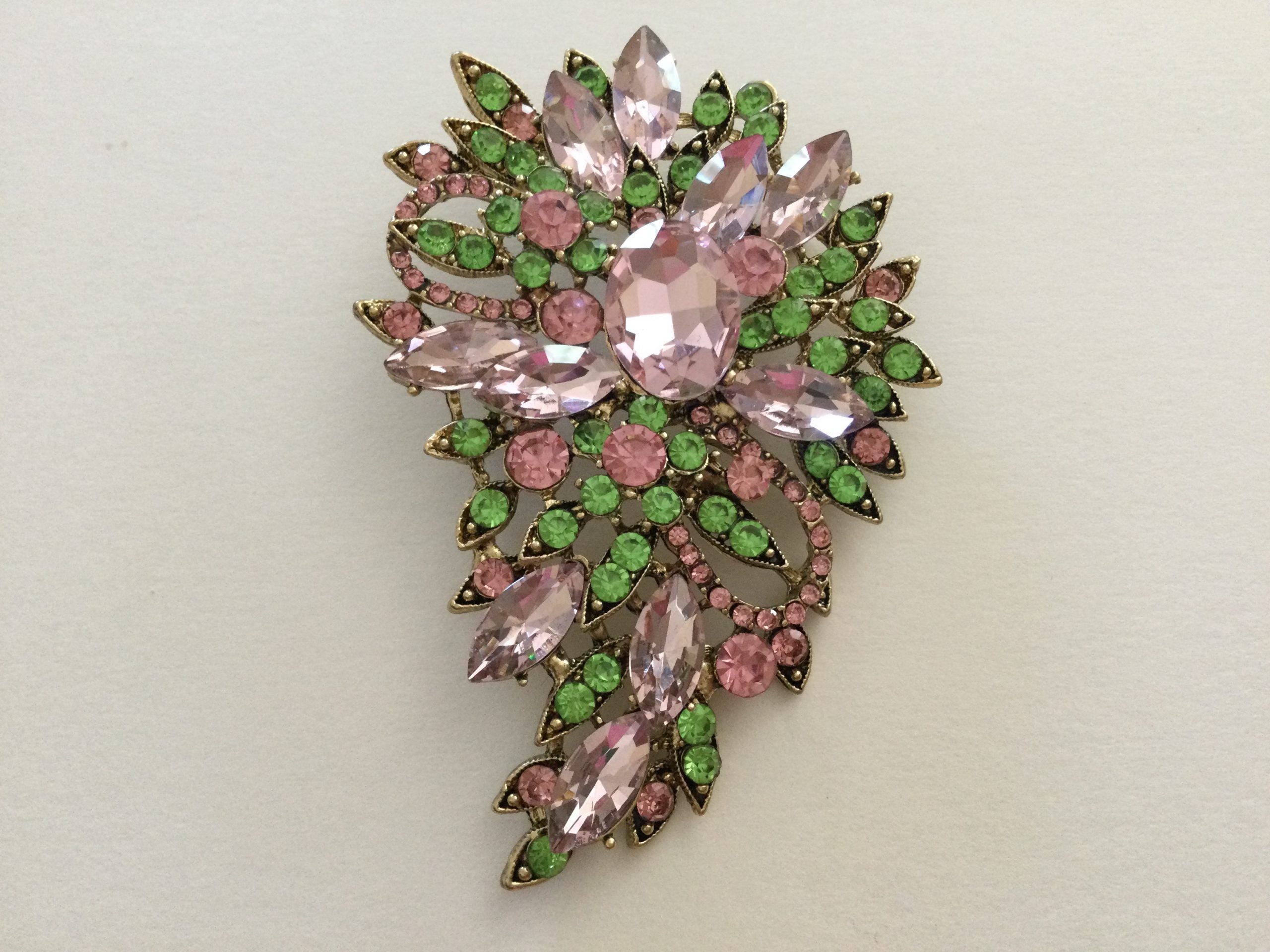 Med. P&G Brooch