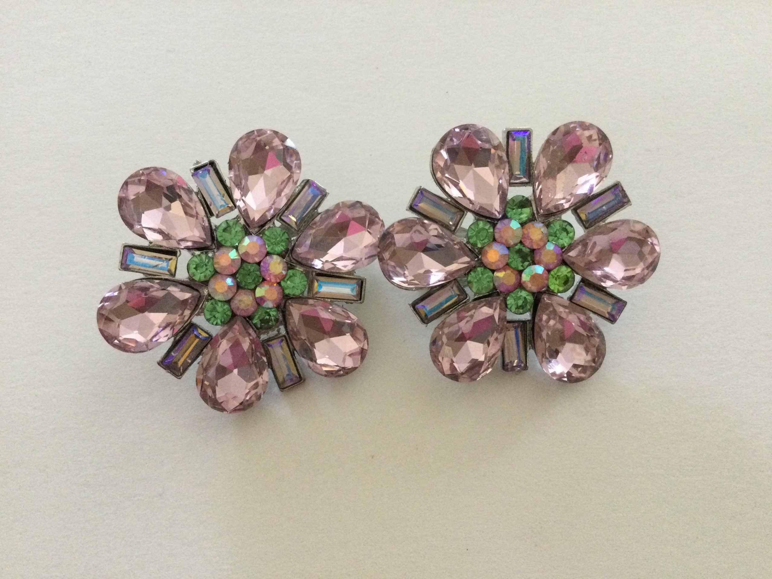 Round Crystal Clip On