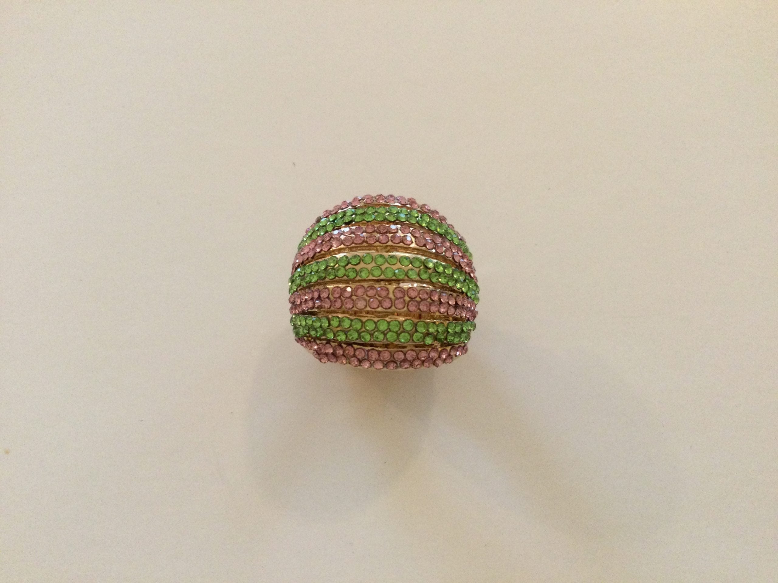 Pink & Green horizontal stretch ring (1)-gold