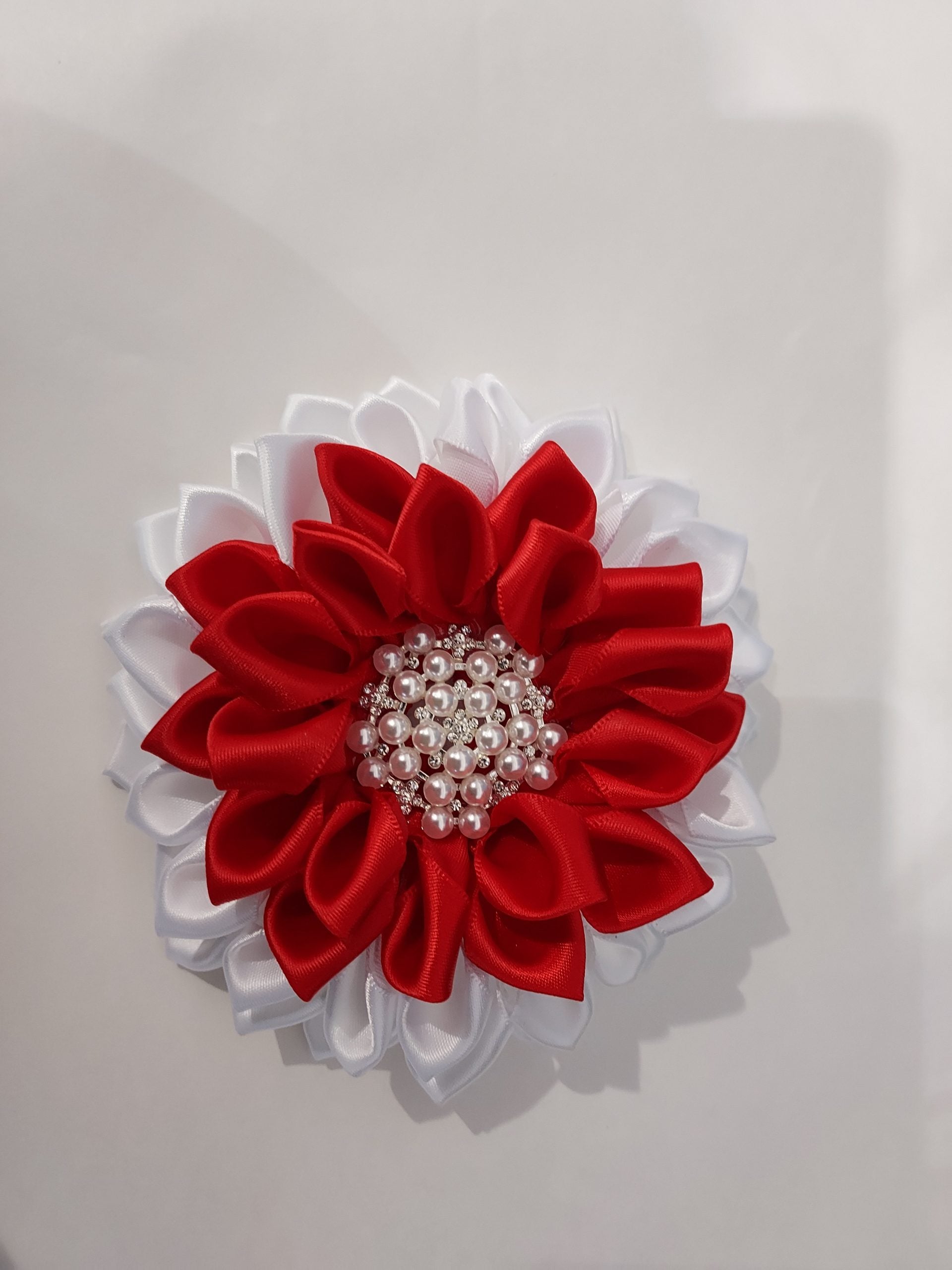 W&R Flower Brooch