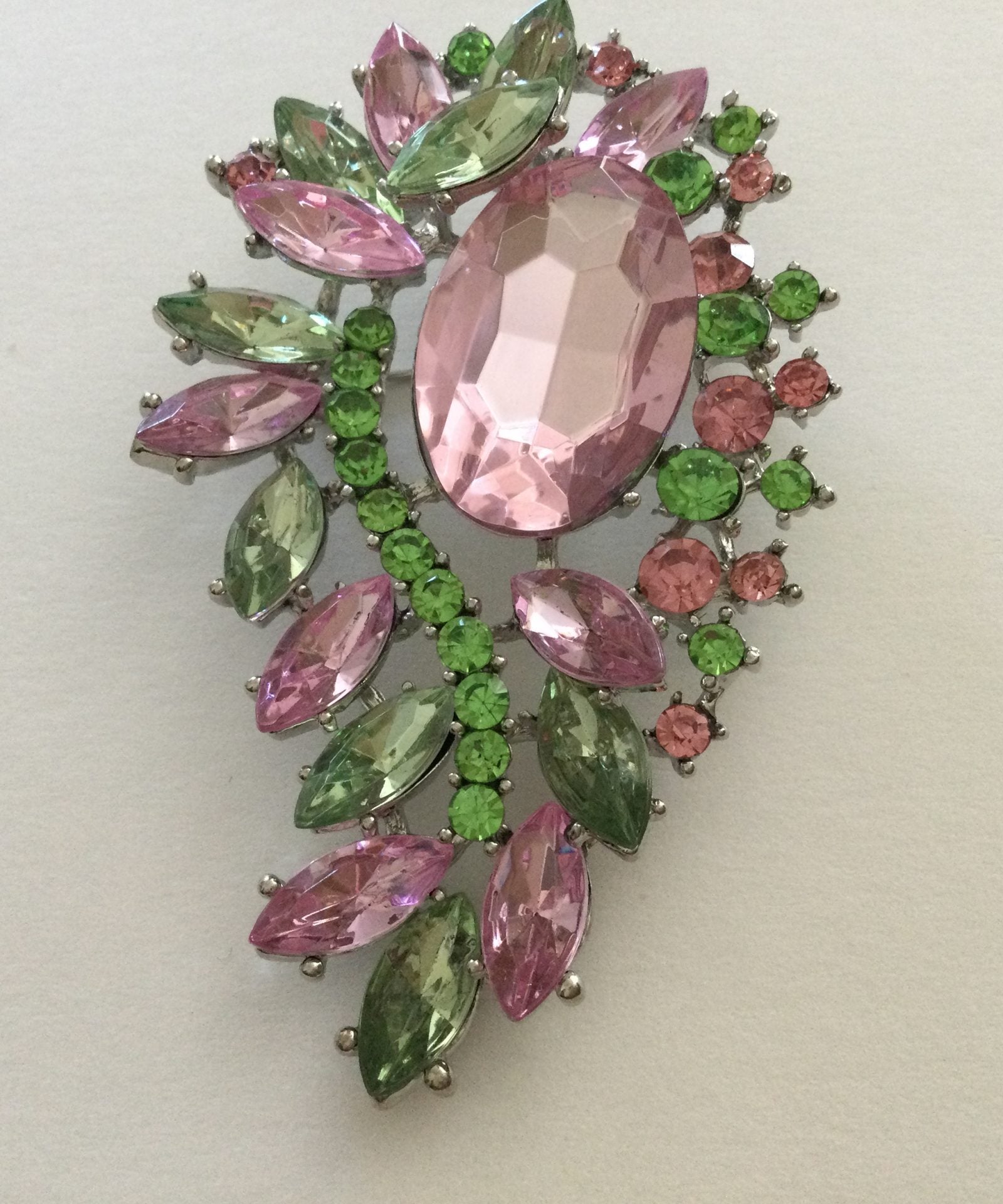 Crystal Brooch (leaf-shaped)