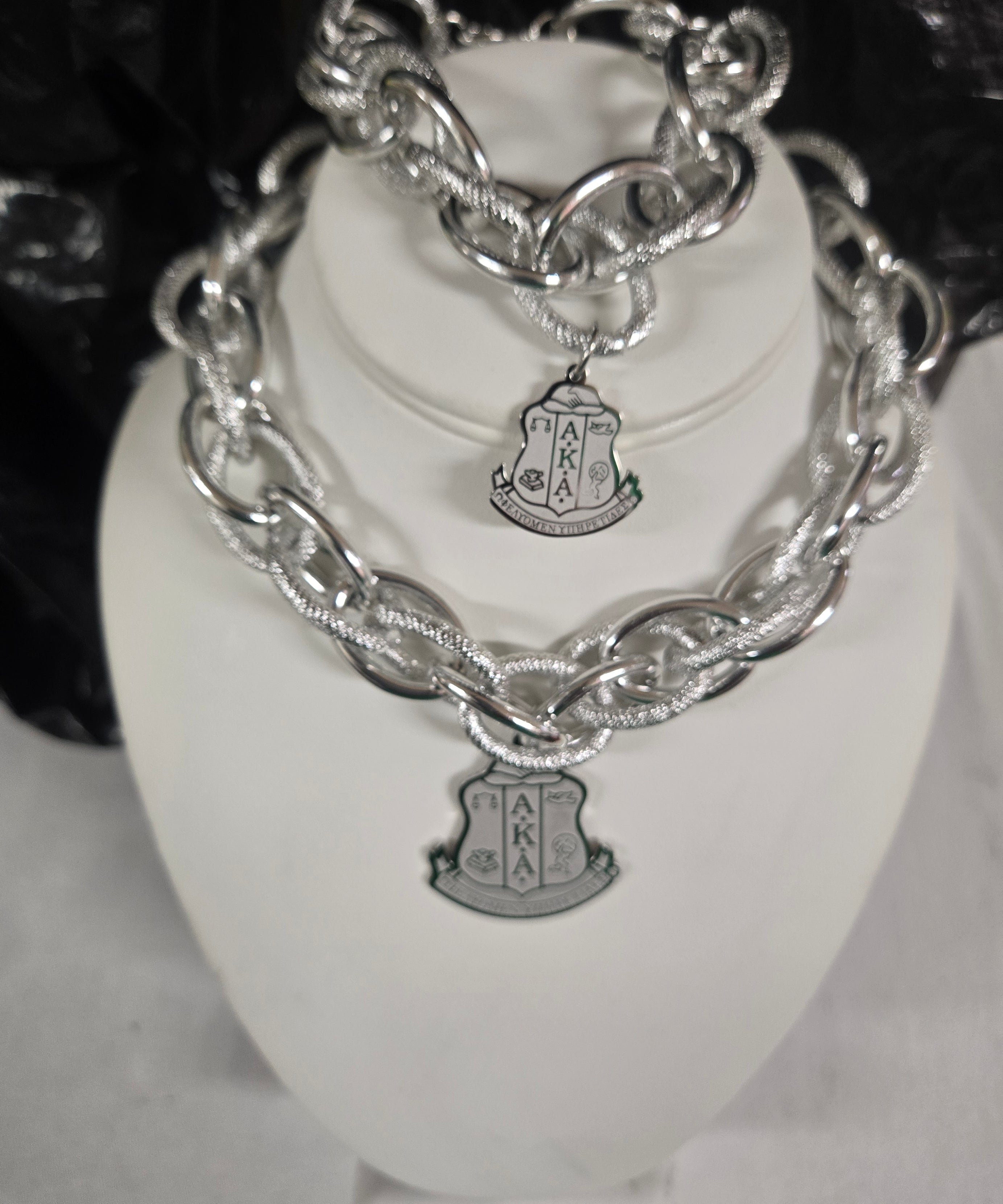 2-Piece Silver SS Crest Necklace Set