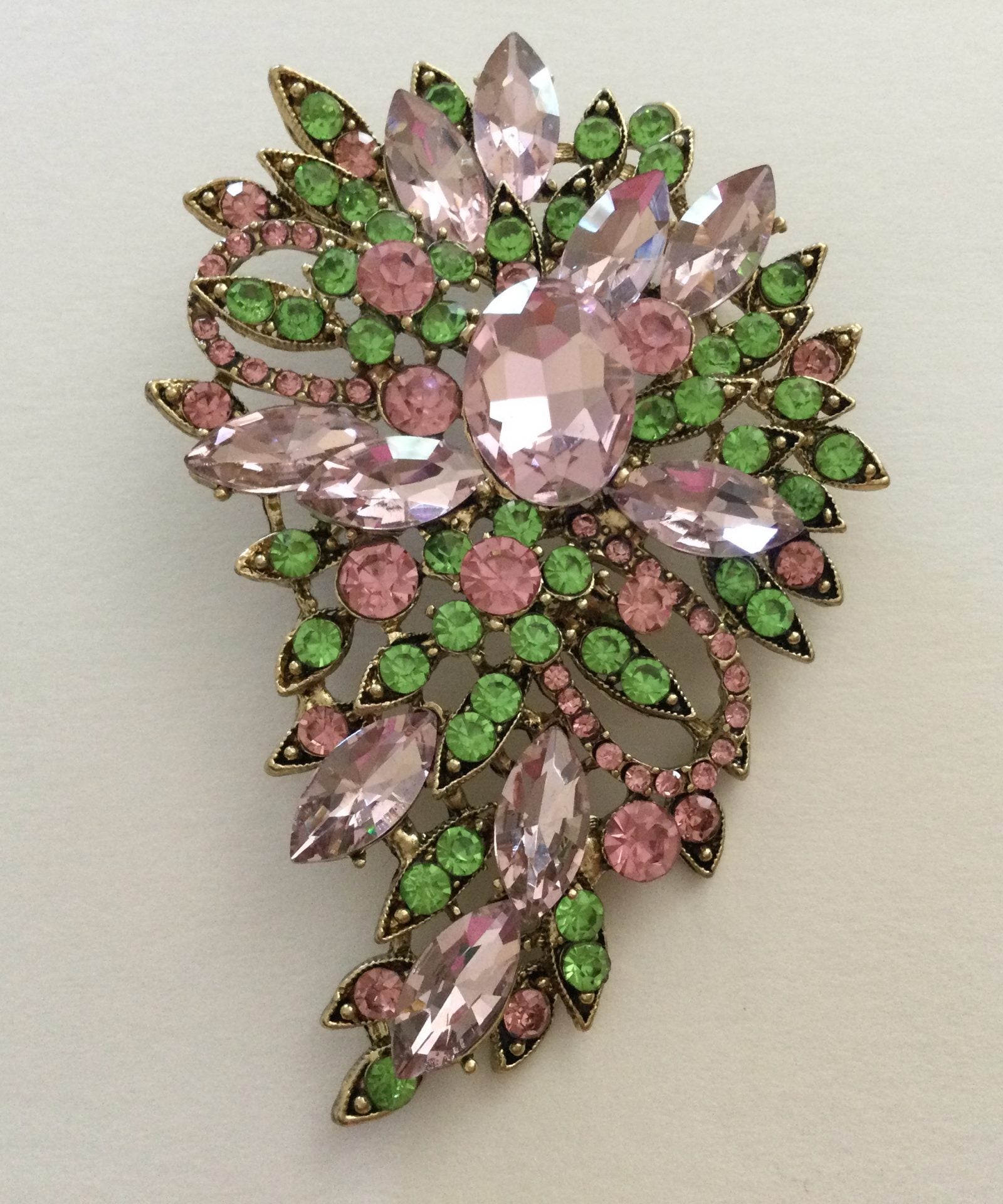 Med. P&G Brooch