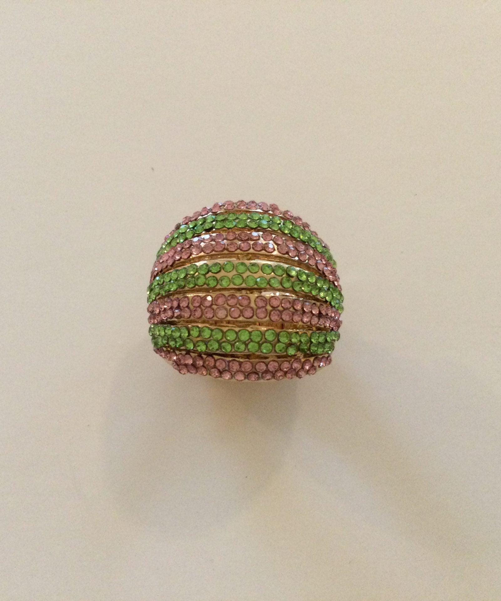 Pink & Green horizontal stretch ring (1)-gold