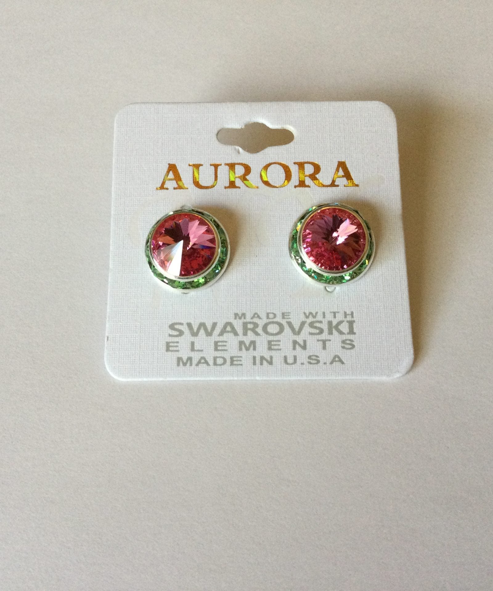 Med. P&G stud earrings